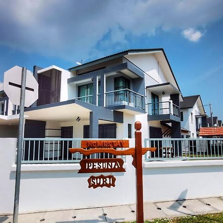 Pesona Suri Homestay Batu Pahat Ngoại thất bức ảnh