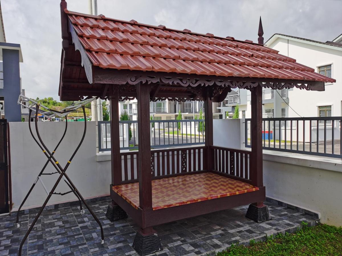 Pesona Suri Homestay Batu Pahat Ngoại thất bức ảnh